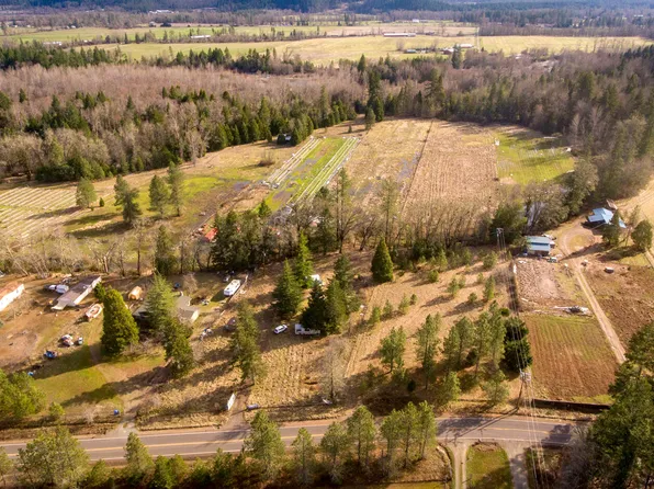 640 Garner Rd, Cave Junction, OR 97523