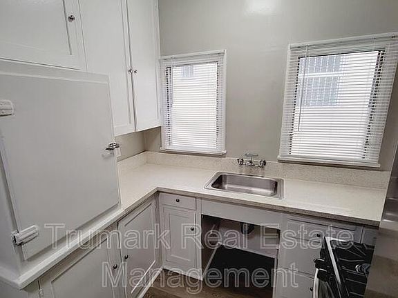 5th image of 347 Arden Ave APT 2