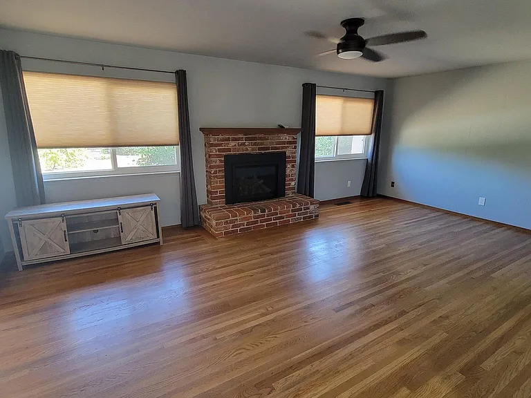 2530 W Fir Ave — Photo 4