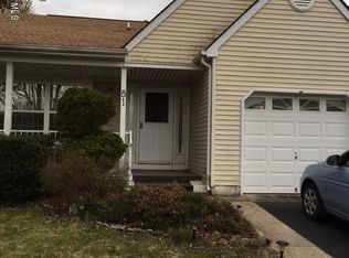 81 Portsmouth Dr, Toms River, NJ 08757