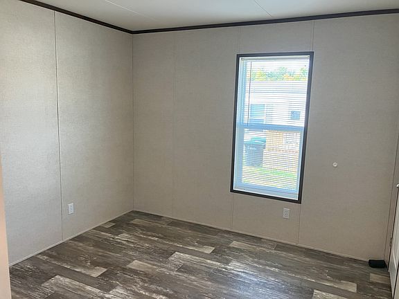 5th image of 2601 E Summerview Dr