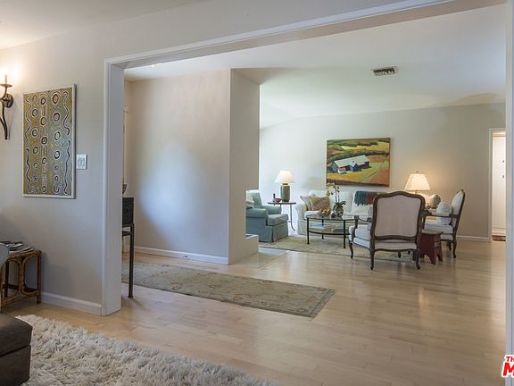 4th image of 13619 Chandler Blvd