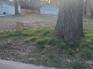 401 S Adams St, Athens, IL 62613