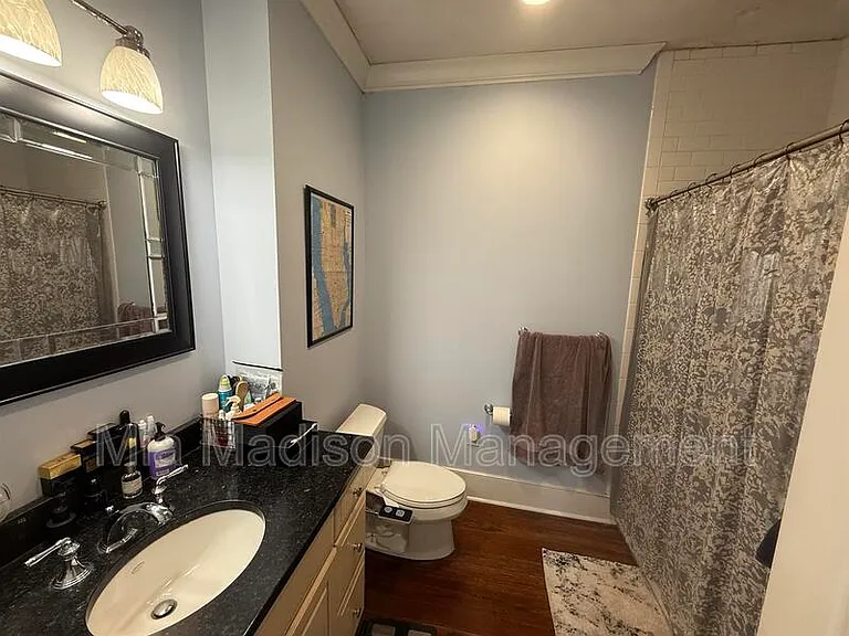 304 E 33rd St — Photo 17