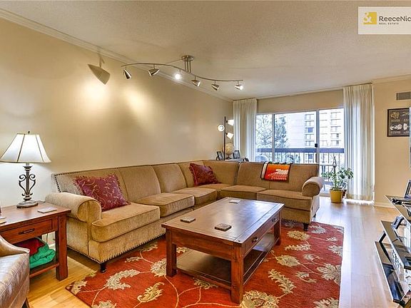2nd image of 2525 Main St APT 613