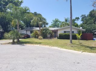 920 Spruce Dr, Belleair Beach, FL 33786