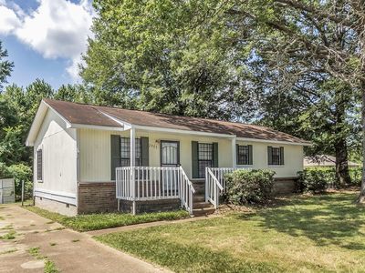 2955 Lake Park Rd, Memphis, TN, 38127