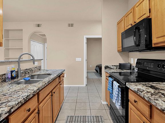 3rd image of 2929 W Yorkshire Dr Unit 1022