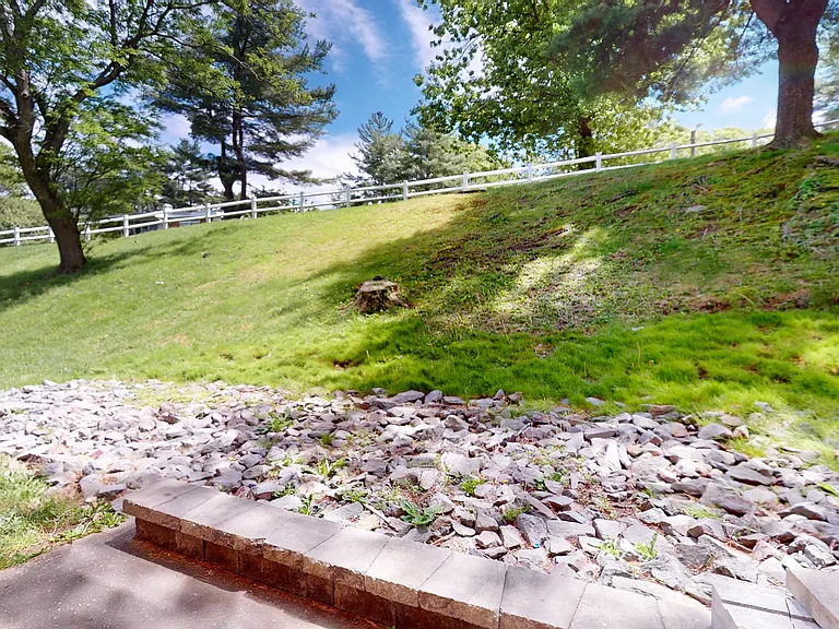 The Commons at Windsor Gardens — Photo 98