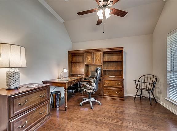 4th image of 330 Deaton Dr