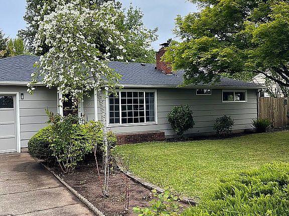 2nd image of 1479 Linda Ave