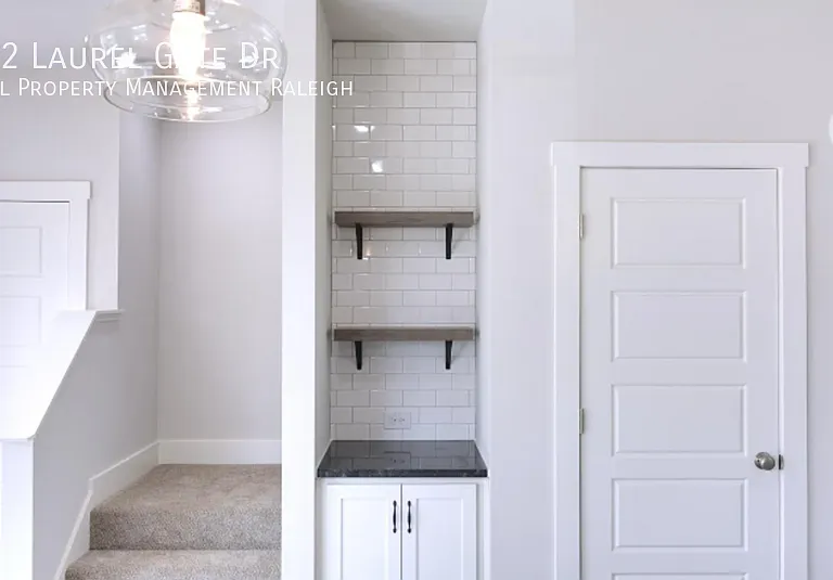 802 Laurel Gate Dr — Photo 8