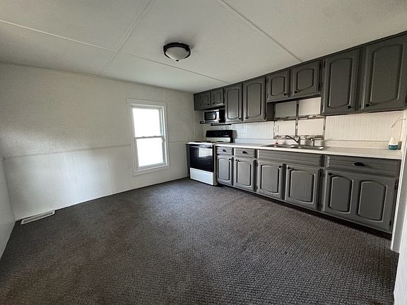 5th image of 511 E 5th St