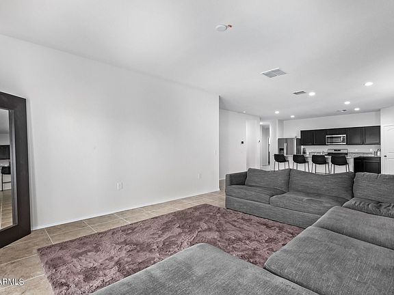 3rd image of 30835 W Flower St