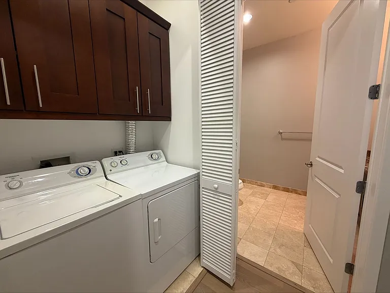 Axis 2300 Apartments — Photo 59