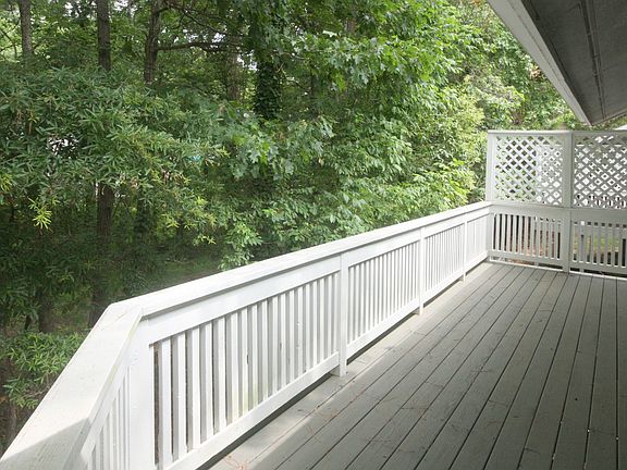 3rd image of 305 Kirkwood Dr