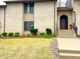 603 Marple Woods Dr, Springfield, PA 19064