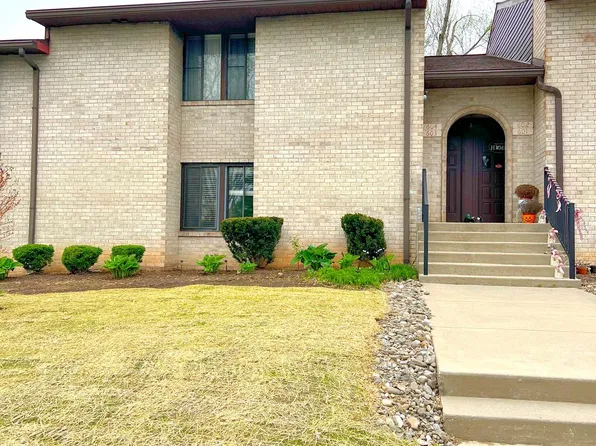 603 Marple Woods Dr, Springfield, PA 19064