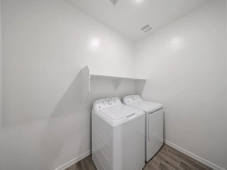 5633 W McNeil St — Photo 41