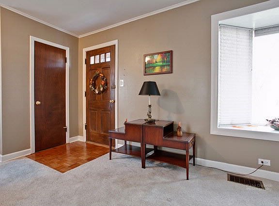 3rd image of 613 W Larkdale Ln