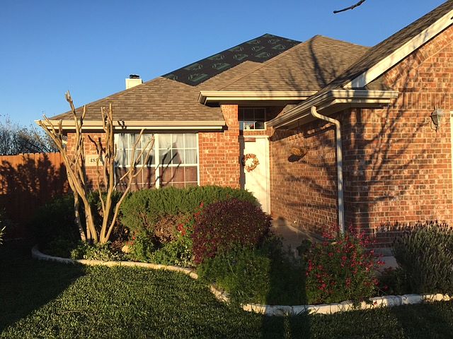 Quiet Culdesac - lovely yard