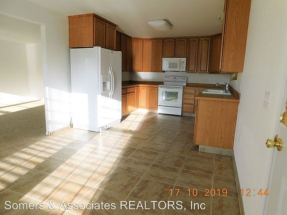 5th image of 629 W 5th Ave #B