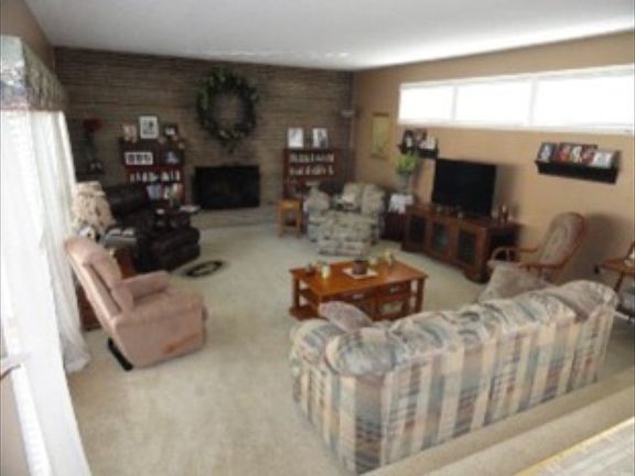 5th image of 208 Woodlawn Ave