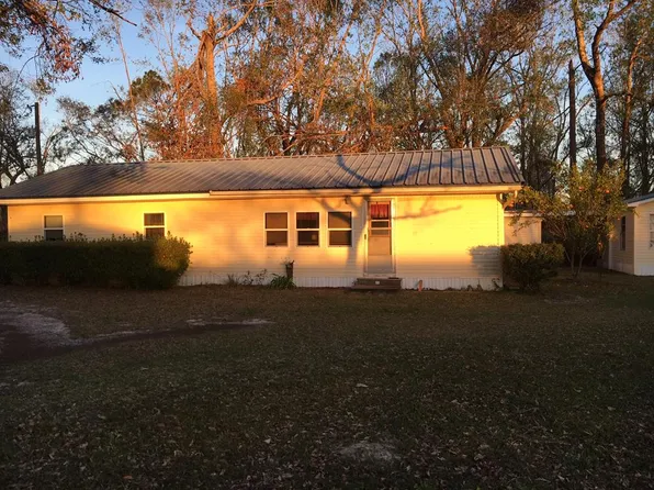 104 Briarwood St, Wewahitchka, FL 32465