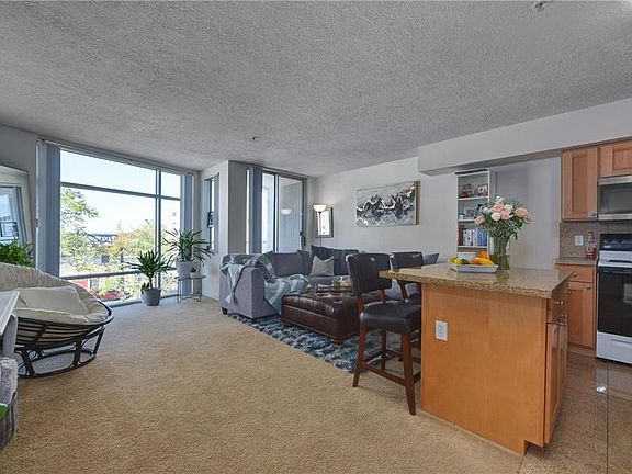 5th image of 2222 Detroit Ave APT 514