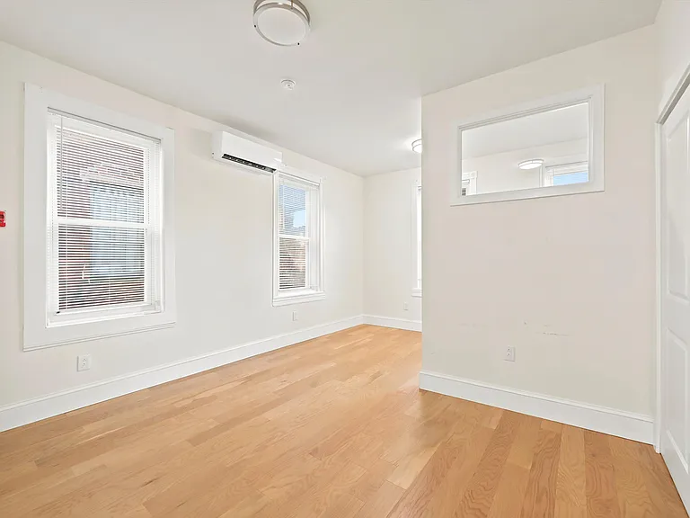718-20 S 3rd St #2R — Photo 25
