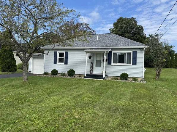 1028 Omar Dr, Johnstown, PA 15905