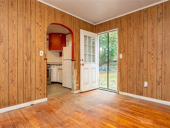 5th image of 83 Larter Ave