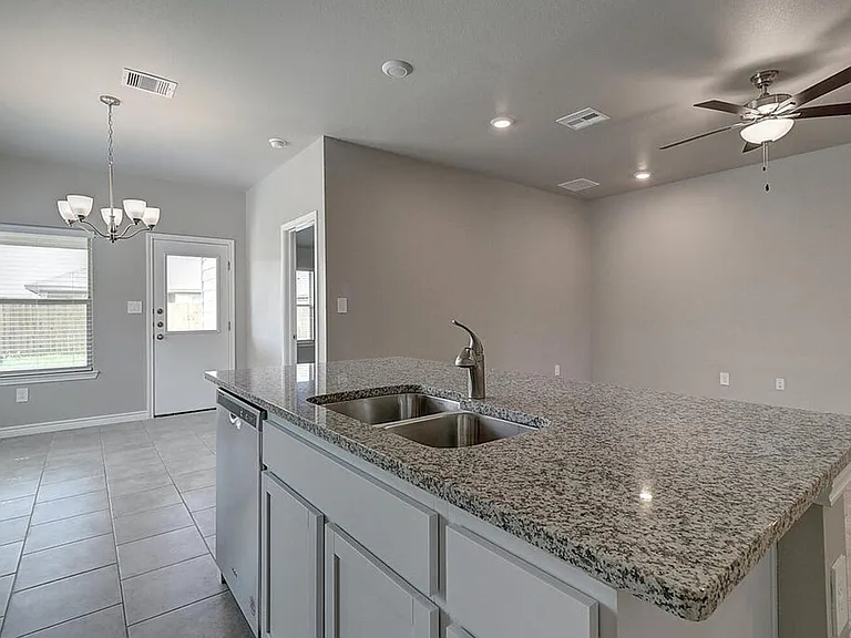 1269 Carnaby St — Photo 21