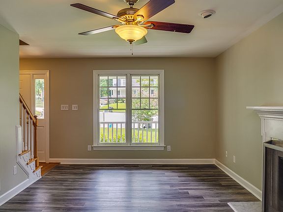 2nd image of 1702 Kelly Glen Dr