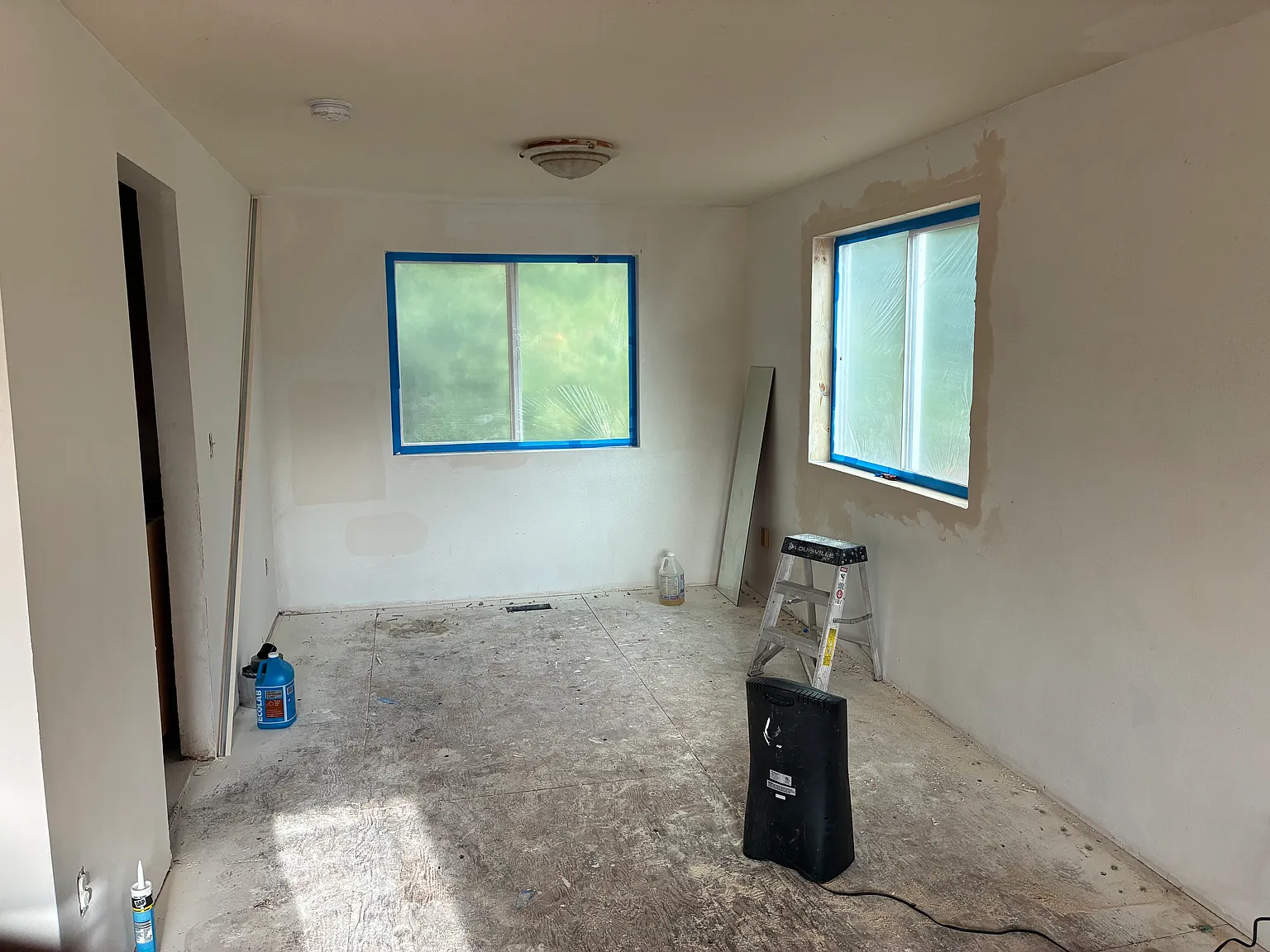 4 bed, 2.5 bath, 2200 sqft, $3,250 — Photo 2