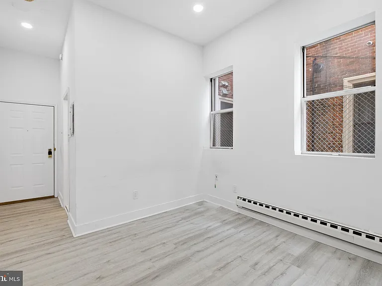 4242 Pine St #1B — Photo 8