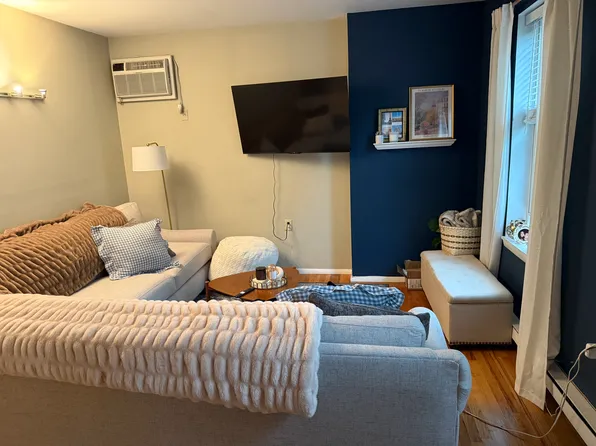 1016 Willow Ave #4B, Hoboken, NJ 07030
