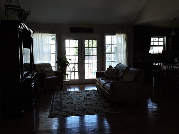 4th image of 116 Oak View Dr