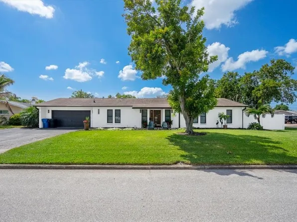 6870 13th Ave N, Saint Petersburg, FL 33710