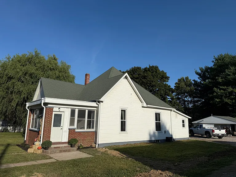 304 E Main St — Photo 2