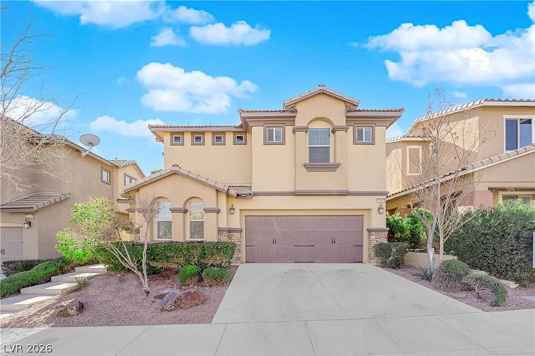3 bed, 3.5 bath, 2853 sqft, $4,000 — Photo 2