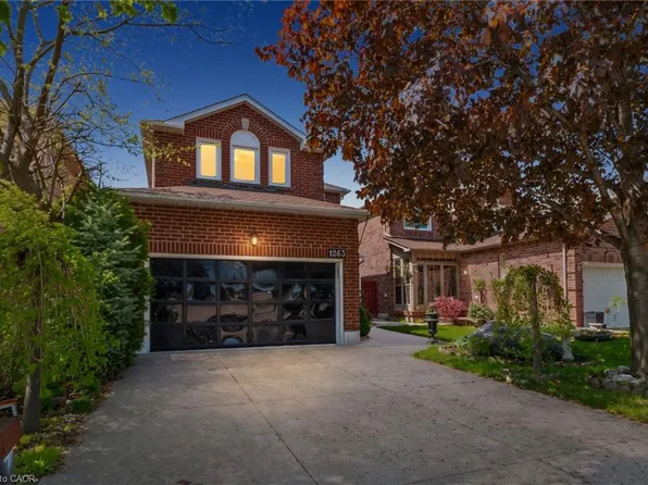 1263 Bantham St, Mississauga, ON L5V 1Y8