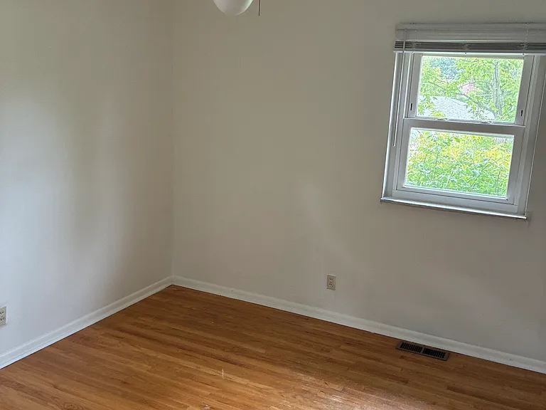 3649 Benhill Dr — Photo 3