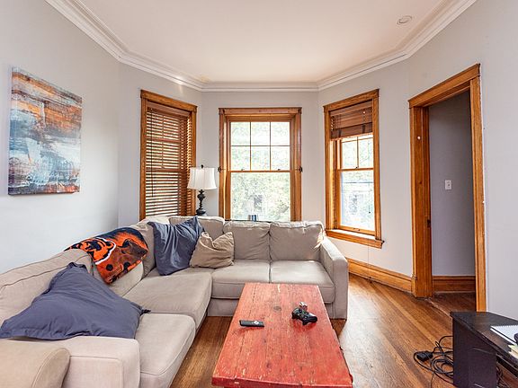 5th image of 1240 W Newport Ave #2