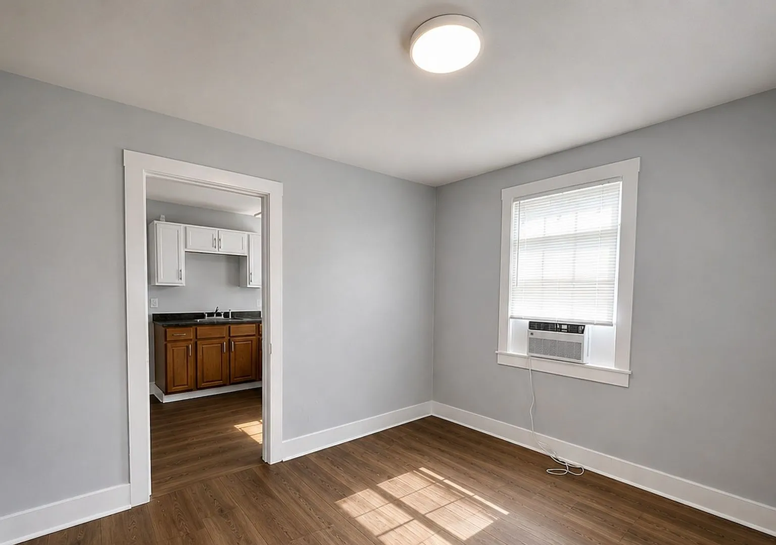 1105 Berry Street — Photo 3