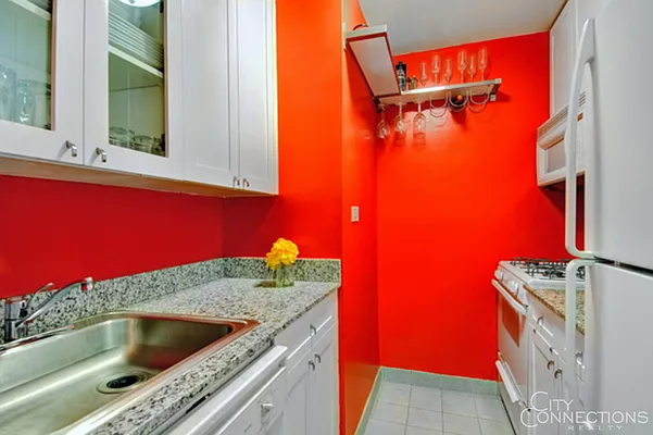 Rented by City Connections Realty | media 24