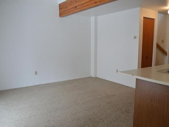 4th image of 310 W 8th St #2