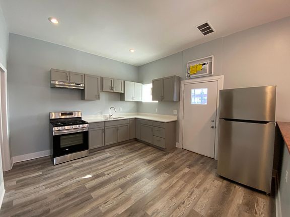 3rd image of 5159 S Rockwell St #1