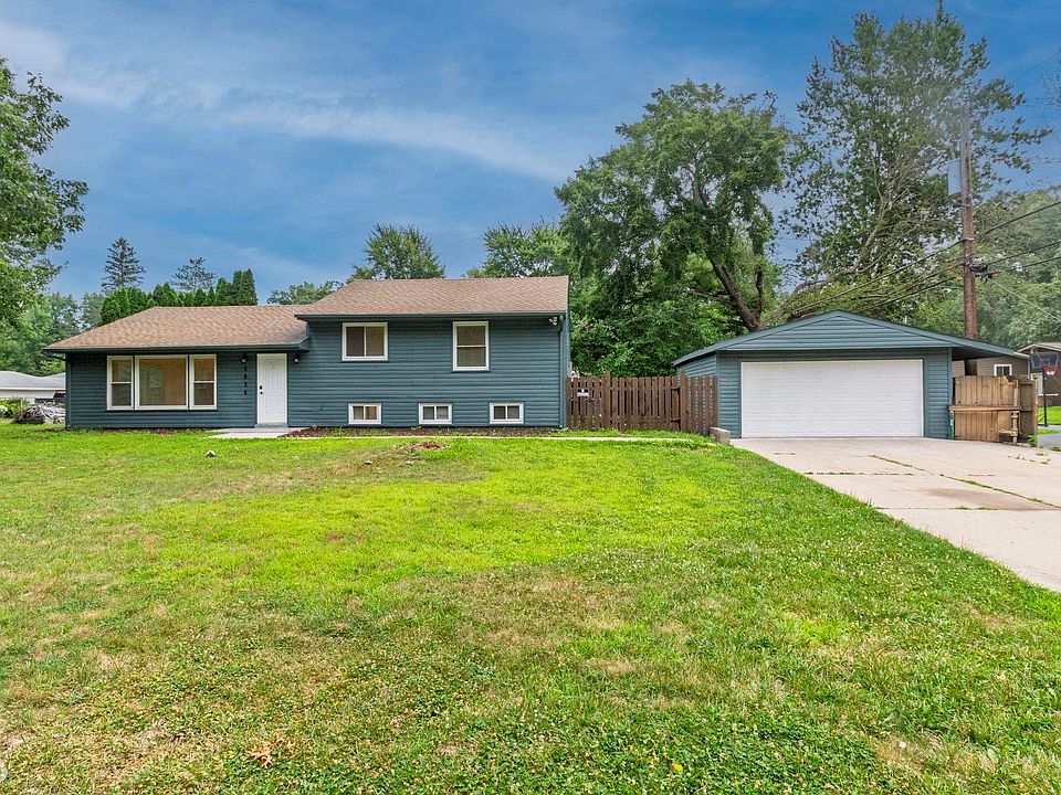 1st image of 5835 Forestal Dr