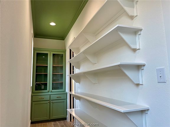 5th image of 5023 Grayson Way